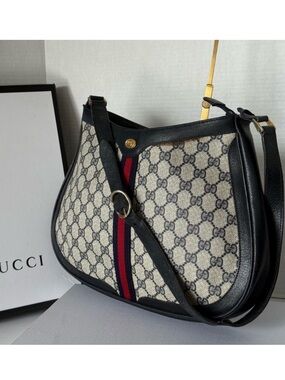 Authentic Gucci Sherry Line GG Canvas navy/red Shoulder Bag.